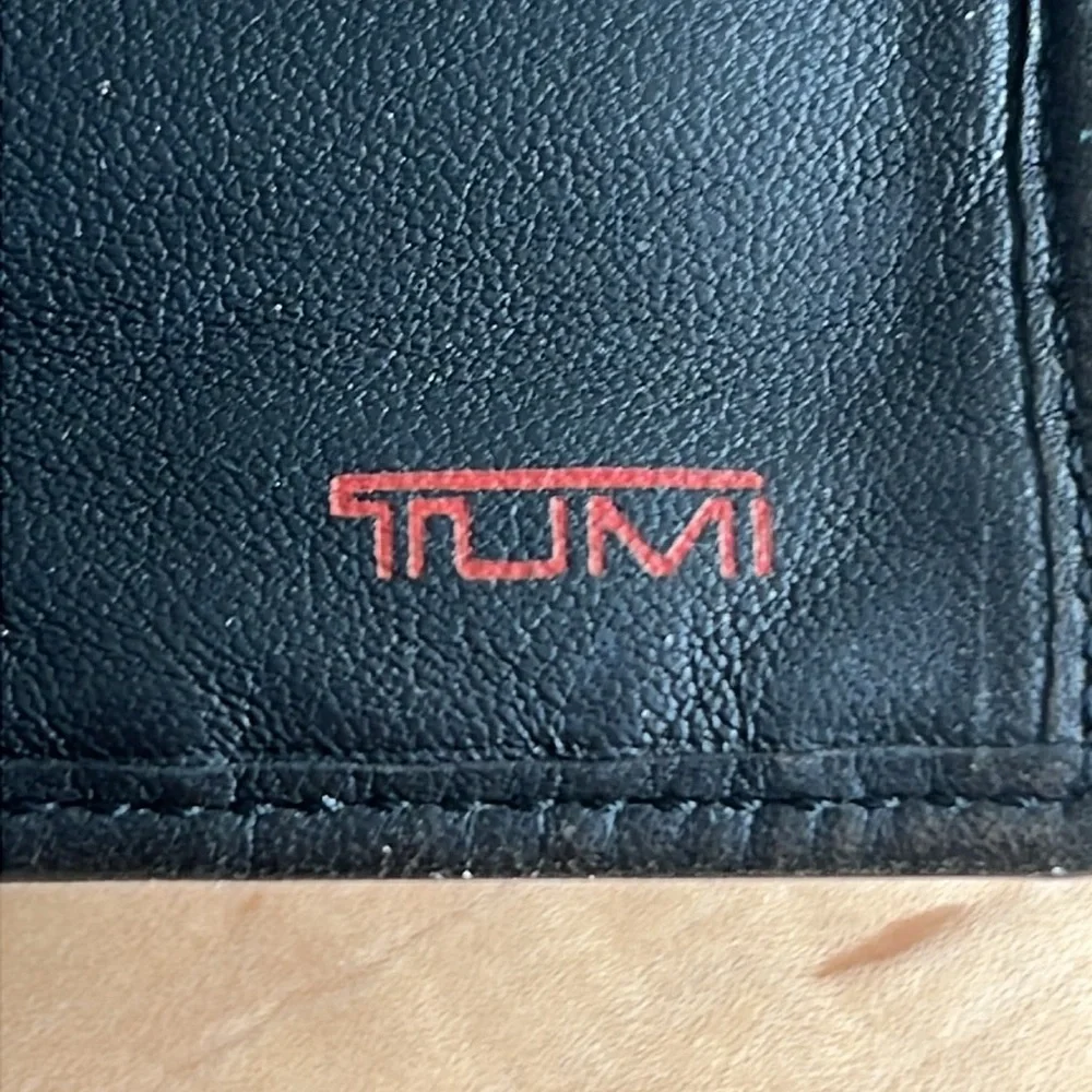 TUMI Bi-Fold Men’s Wallet Billfold Leather